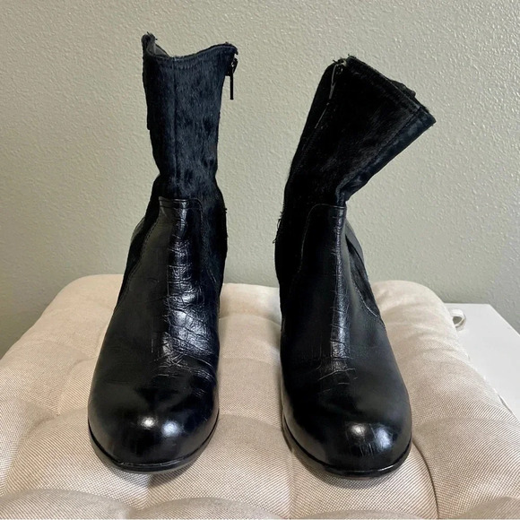 Vince Camuto Bennie Ankle Boots - Picture 2 of 7